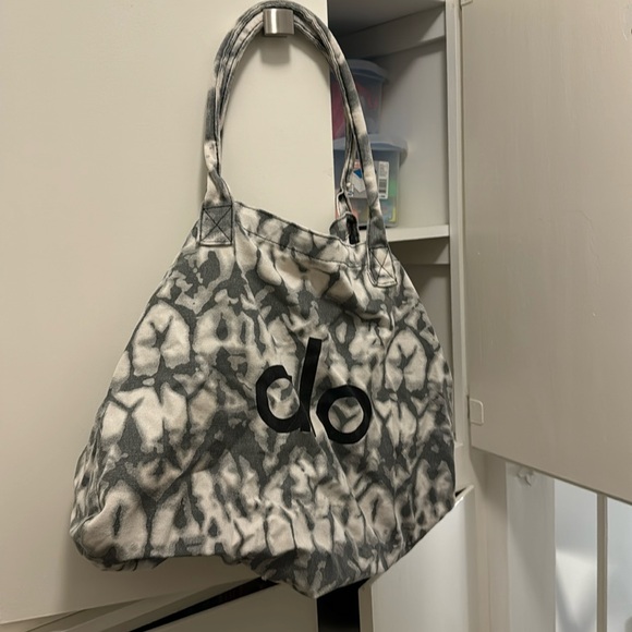 ALO Yoga | Bags | Alo Yoga Shopper Tote | Poshmark